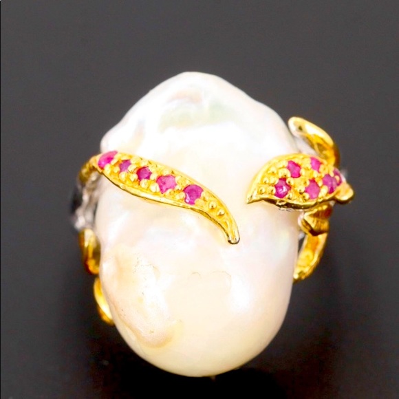 Pearl and Ruby gorgeous Ring - Picture 1 of 6